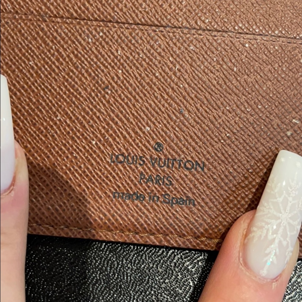 Authentic Louis Vuitton man’s wallet - Picture 2 of 5